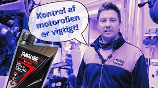 Motorolie på motorcykel  sådan kontrollerer du niveau og efterfylder olie [upl. by Ardried]