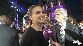 Natalie Portman red carpet interview at Thor 2 premiere gushing about Chris Hemsworth [upl. by Heydon310]