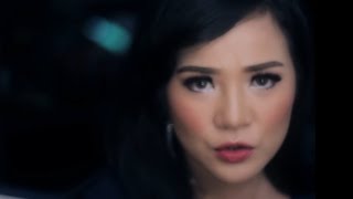 Averiana Barus  Perbual Official Music Video [upl. by Nyluqcaj]