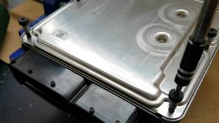 How to easily quickly and safely open an Engine ECU ECM Guide  Bosch EDC16 EDC17 [upl. by Wharton]