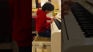 enfant 7 ans qui joue au piano [upl. by Ellehsar]