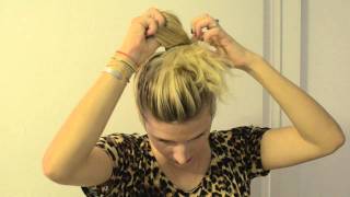 The Crumpet  An Easy Up Do [upl. by Verdie]