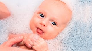 👶 BEBELUȘUL MihaelaAndreea face BAIE 🛁 [upl. by Ontina]