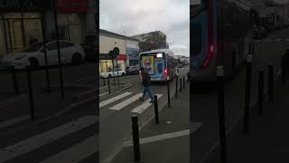 Départ dun Urbanway 12 GNV C9 sur le 45 à Aubervilliers France Asie [upl. by Atinihs756]