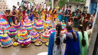 Bathukamma bathukamma ma thalli bathukamma [upl. by Ashbey734]