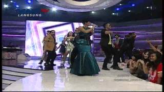 Yuni Shara quot Sakitnya Tuh Disini Versi Remix quot  DMD Show MNCTV [upl. by Dupaix]