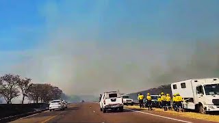 Big veld fires around Kranskop Toll Plaza near Nylstroom and Pretoria [upl. by Melinde]