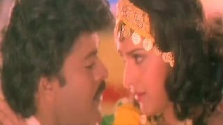 Lashkara Lashkara  Chiranjeevi Meenakshi Seshadhri Aaj Ka Goondaraaj Song [upl. by Sundberg]