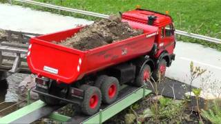 RC MB 3544 DRIVE ON THE BRIDGE BIG RC TIPPER HEAVY LOADrc live action [upl. by Solenne]