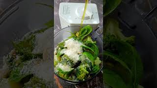 Pesto di broccoli cremoso e saporito [upl. by Arama]