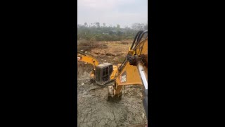 The excavator digs the silt in the fish pond Live 🔴 [upl. by Yetah]