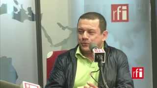 El cómico venezolano Emilio Lovera en RFI [upl. by Niret]