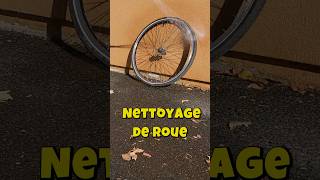 En préparation pour ranger ton vélo pour lhiver  Oublie pas de nettoyer tes roues [upl. by Rtoip176]