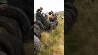 CORRIDA DE PNEUS 🤯😍 curiosidades ciencia brincadeiras shorts [upl. by Eniliuqcaj]