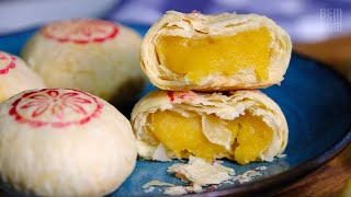 How to Make Super Flaky Durian Pastry Mooncake with GHEE  苏式月饼 Suzhou Style [upl. by Knuth993]