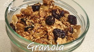 Granola  ​pyszne i zdrowe śniadanie   KUCHNIUJEMY [upl. by Harutek189]