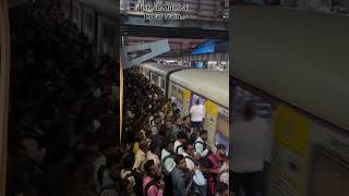 Mumbai railway rush🙀🙀shortshorts shorts short subscribe [upl. by Bove]