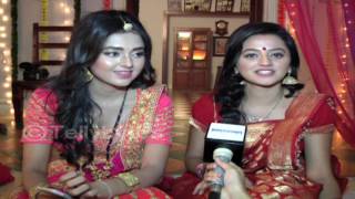 Swaragini Navratri special  Helly Shah aka Swara teaches Gujrati to Tejaswi aka Ragini [upl. by Kirad]