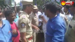 AP Bandh YSRCP Leaders Arrest at Tuni  Kakinada  Watch Exclusive [upl. by Frodi]