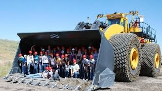 LeTourneau L2350  The Biggest Wheel Loader in The World [upl. by Alodi]