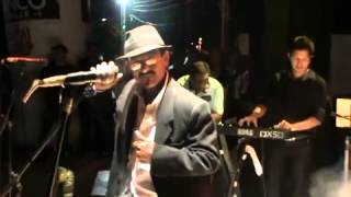 Moncho Santana Tendria Que Llorar en Vivo [upl. by Shellie]