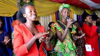 MBA NARARABYE BY IREMBO RYIJURU CHOIR [upl. by Kelsey]