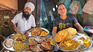 20 Rs AMRITSARI NASHTA Indian Street Food 😍 Arshi Karate Kulcha Pehalwan ki Duparh Poori Chole [upl. by Lashoh]