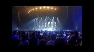 Laura Pausini  Gente Live in Paris 05 [upl. by Wilow]