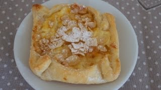 Schnelles Rezept Süße Blätterteig  Teilchen mit Mascarpone Pflaumenmarmelade und Mandelblättchen [upl. by Ahsemot]