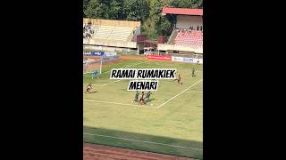 Ramai Rumakiek menari bersama Persipura [upl. by Peoples]