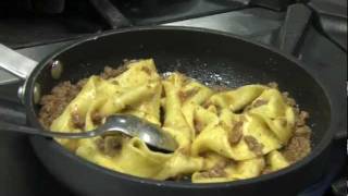 Agriturismo La Moscadella Castelmuzio vicino Pienza  Siena ricetta pappardelle al ragù [upl. by Adnohrahs]