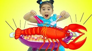 Suri Pretend Play w Seafood BBQ Restaurant Kitchen Cooking Toys for Kids [upl. by Glad]