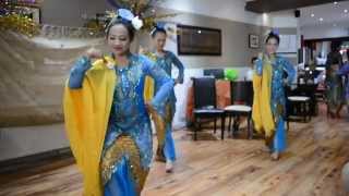 Malay Dance  Joget Berhibur [upl. by Eenaej504]