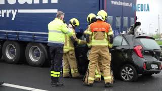 Dode bij ongeval tussen vrachtwagen en auto op A29 [upl. by Adlin]