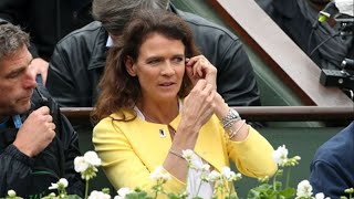 Annabel Croft told angry Wimbledon star to steal umpires microphone after handshake drama [upl. by Enilrek]