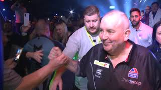 74 Year Old Bob Anderson Hits A 180 For His Final 3 Darts  World Seniors Darts Championships 2022 [upl. by Shena]