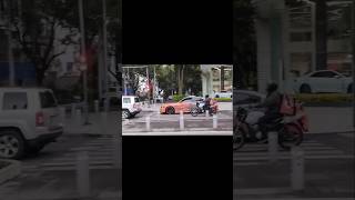 Dodge Charger SRT en las calles de CDMX [upl. by Ulberto77]