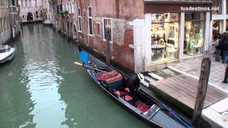 Venice gondola ride  Paseo en góndola por Venecia  Tour navegando por los canales turismo travel [upl. by Ahsian]