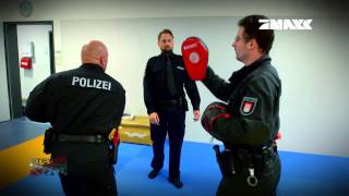 Steven Gätjen bei der Akademie der Polizei Hamburg [upl. by Ilojna799]