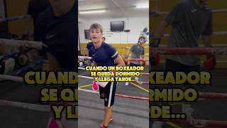 CUANDO UN BOXEADOR SE QUEDA DORMIDO🥊😂😴boxeo boxeador dormido sueño risas humor real viral [upl. by Anauqcaj323]