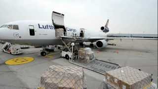 How to load cargo into the MD11 Part 1 [upl. by Holmun231]