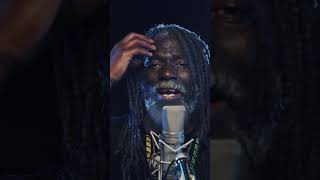 Tiken Jah Fakoly et Djely Tapa  Le monde est chaud  Les classiques ICI Musique [upl. by Hesta]