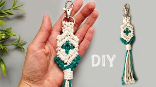 🔑 DIY COMO HACER LLAVERO en MACRAMÉ paso a paso  Macrame Keychain Easy DIY Tutorial Beginners [upl. by Celik]