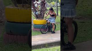 Trampa 🪤 de La bici 🚲 sorpres 🎉 broma de humor ❤️🤣 video funny comedy reels tiktok [upl. by Notffilc]