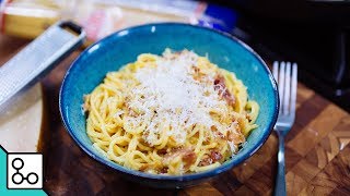 Carbonara à litalienne  YouCook [upl. by Nehtanhoj]