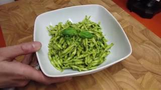 Trofie al PESTO ricetta ORIGINALE facile e veloce [upl. by Kammerer987]