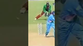 VASBERT DRAKES BOWLED ANIL KUMBLE [upl. by Aniuqaoj]