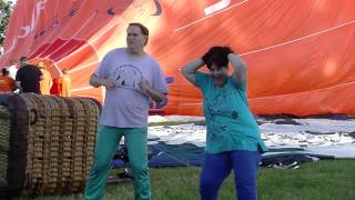 Zanger Rinus  Met Sharon in een luchtballon [upl. by Weisburgh]