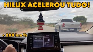 HILUX 2021 204CV VS COROLLA 2020 177CV  AGROBOY ANDANDO À 200 KMH [upl. by Moreville]