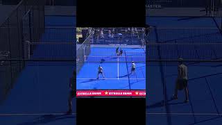 🎾 El mejor puntazo espectacular del World Padel Tour padel deporte padeltraining [upl. by Strawn]